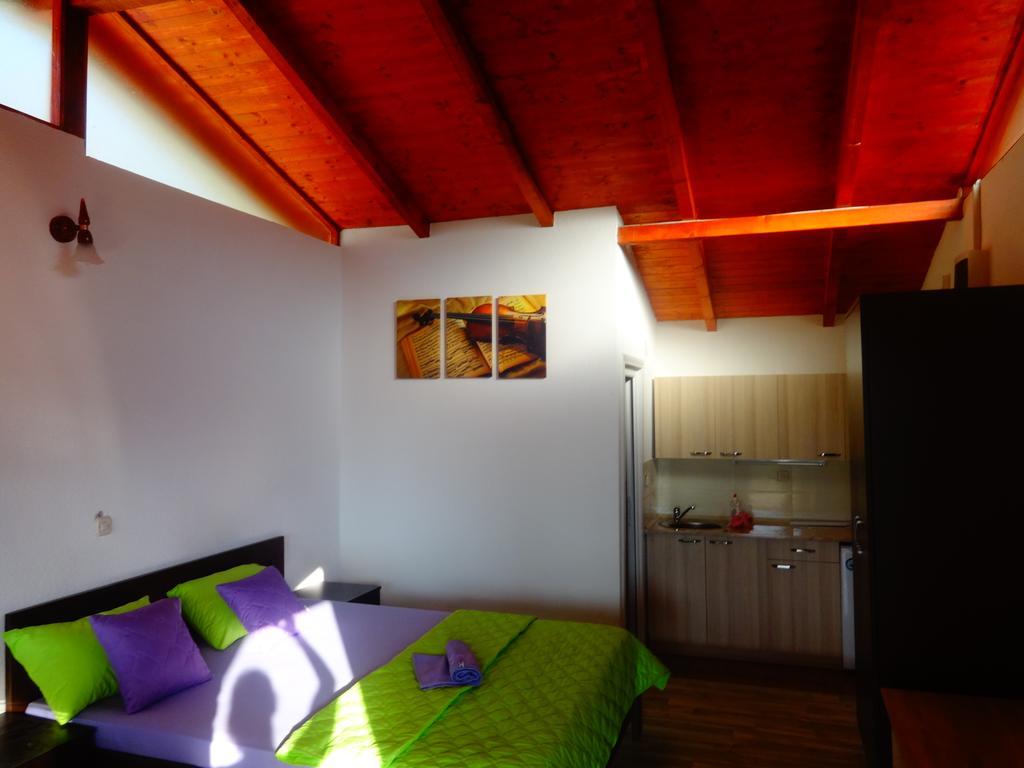 Karali Apartments Lagadin Exterior photo